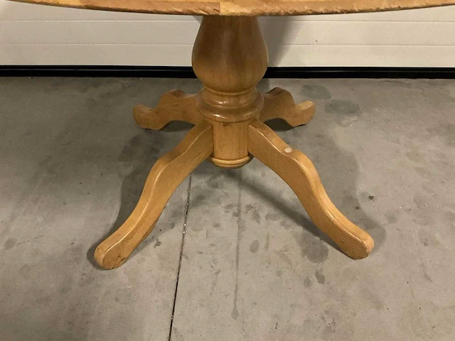 Houten ronde tafel (ø 117 cm) - afbeelding 2 van  4