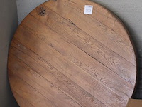 Houten salontafel, doorsnede 122 cm en hoogte circa 43 cm. - afbeelding 2 van  2