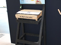Houten showrek. afmeting 60 x 50 x 150 cm. - afbeelding 2 van  2