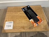 Houten snijplank met messenset. - afbeelding 1 van  2