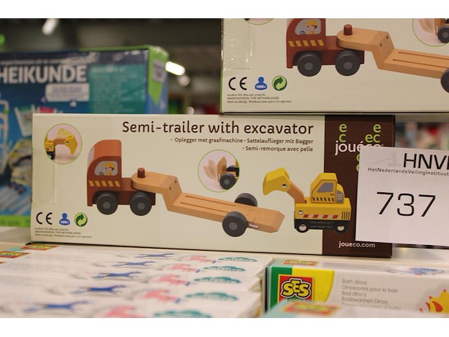 Houten speelgoed joueco, trailer met graafmachine. - afbeelding 1 van  1