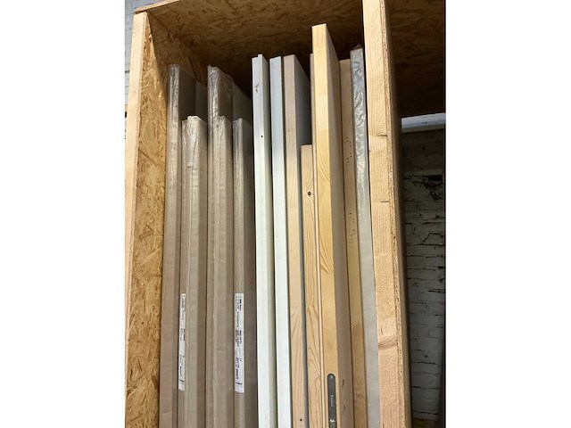 Houten stelling met deuren (26x) - afbeelding 7 van  11