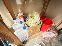 Houten stelling met inhoud - afbeelding 6 van  6