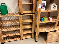 Houten stelling met inhoud - afbeelding 3 van  8