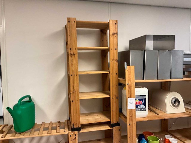 Houten stelling met inhoud - afbeelding 4 van  8