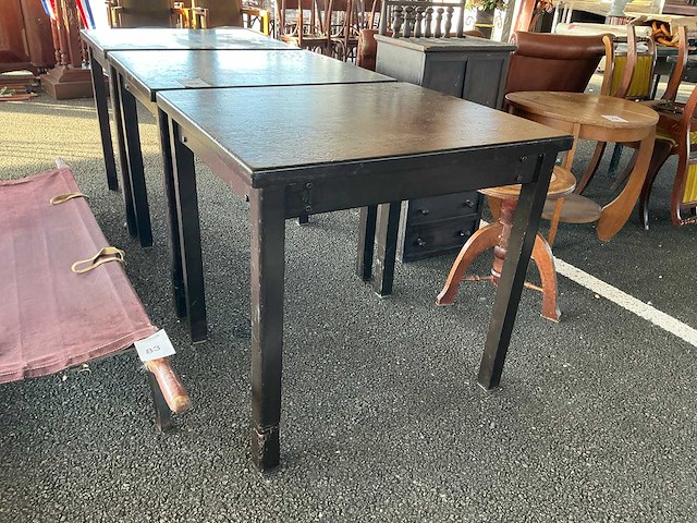 Houten tafel (3x) - afbeelding 1 van  5