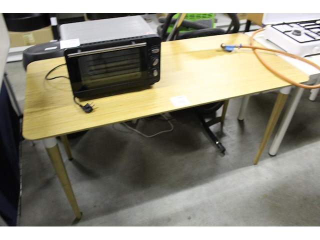 Houten tafel afm. 140 x 65 x 73 cm. margeproduct - afbeelding 2 van  2