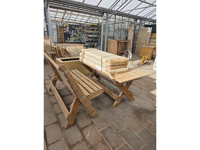 Houten tafel met 4x bank talen - afbeelding 5 van  12