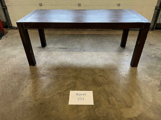 Houten tafel - afbeelding 1 van  1