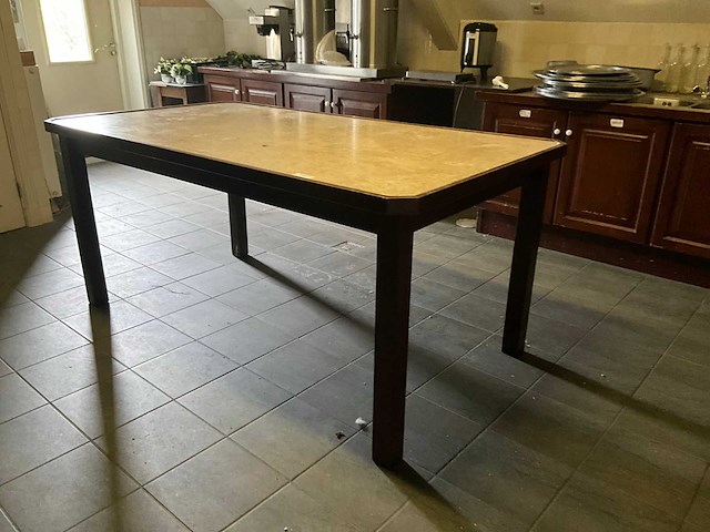 Houten tafel - afbeelding 1 van  3