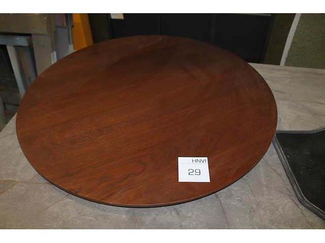 Houten tafelblad met doorsnede 80 cm en dikte 27 mm. - afbeelding 1 van  2