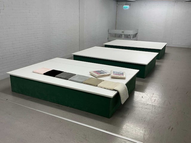 Houten tapijtdisplay (10x) - afbeelding 5 van  8