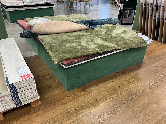 Houten tapijtdisplay (10x) - afbeelding 6 van  8