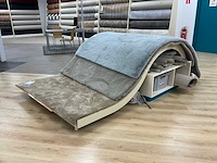 Houten tapijtdisplay (2x)