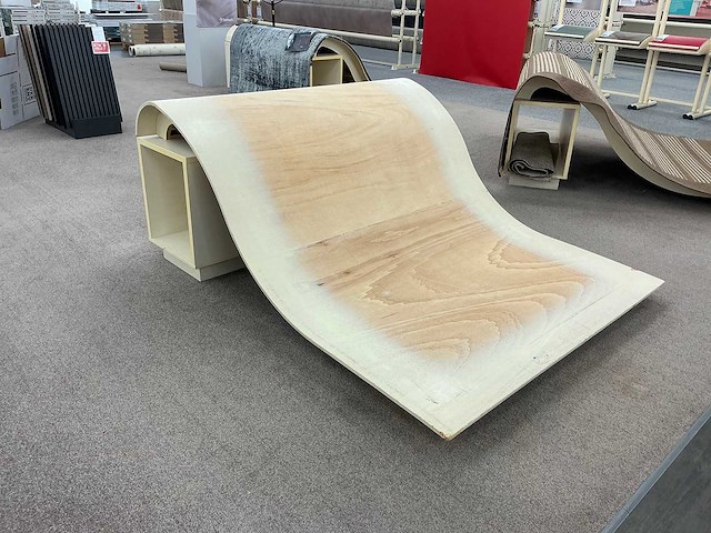 Houten tapijtdisplay (6x) - afbeelding 1 van  5