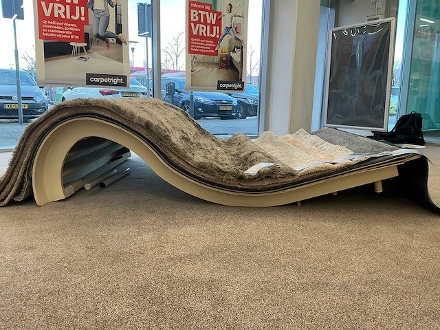 Houten tapijtdisplay - afbeelding 3 van  3