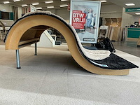 Houten tapijtdisplay - afbeelding 3 van  3