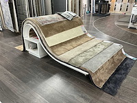 Houten tapijtdisplay