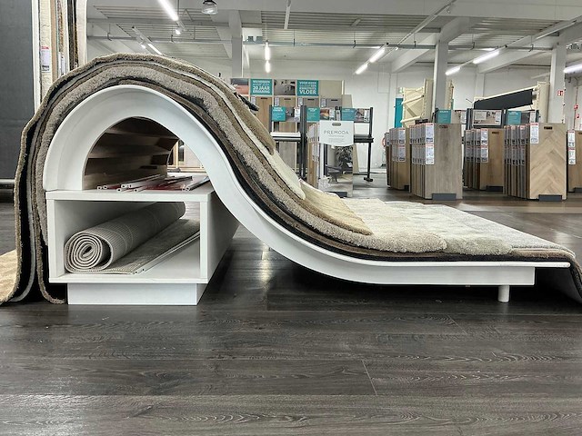 Houten tapijtdisplay - afbeelding 3 van  3