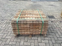 Houten tegels 500x500mm 104 stuks 26m2 - afbeelding 1 van  3