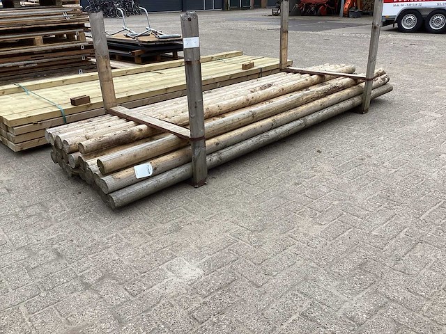 Houten tuin palen ø90 x 3500mm (24x) - afbeelding 1 van  4