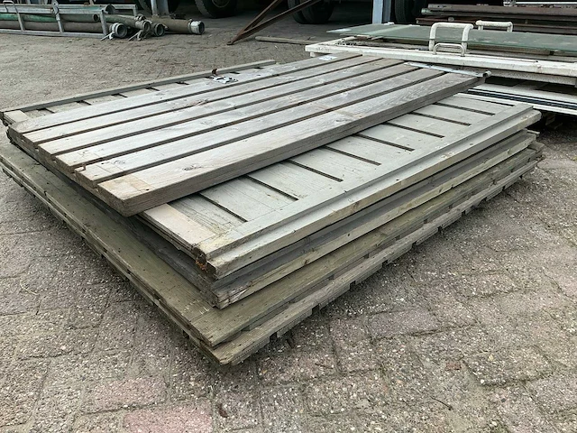 Houten tuinschutting - afbeelding 1 van  3