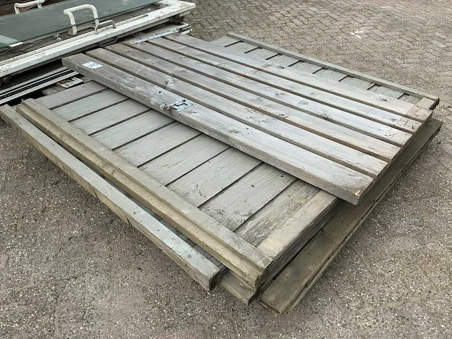 Houten tuinschutting - afbeelding 2 van  3