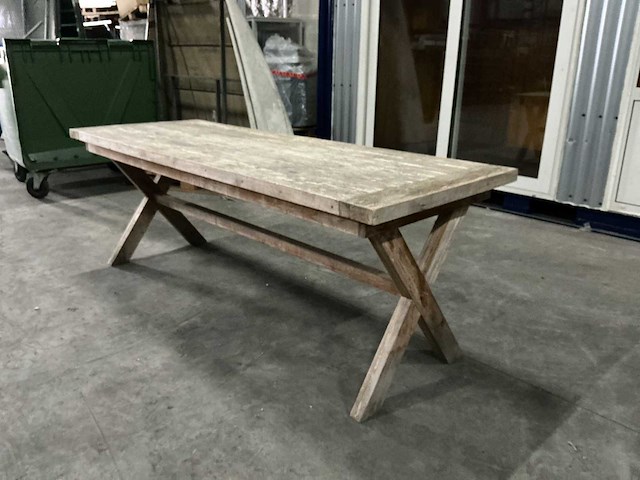 Houten tuintafel (2x) - afbeelding 1 van  3