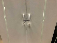 Houten tweedeurskast - afbeelding 3 van  3