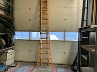 Houten uitschuifbare ladder - afbeelding 1 van  2