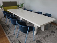 Houten vergadertafel. afmeting 360 x 120 cm. in twee delen demonteerbaar. met stroomtoevoer.