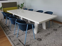 Houten vergadertafel. afmeting 360 x 120 cm. in twee delen demonteerbaar. met stroomtoevoer. - afbeelding 2 van  8