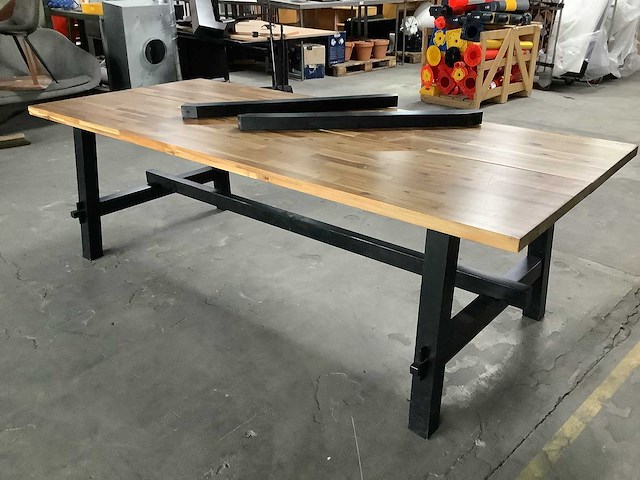 Houten vergadertafel - afbeelding 1 van  4