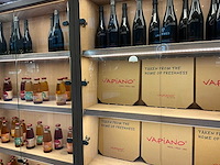 Houten vitrinekast met verlichting - afbeelding 3 van  5