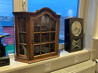 Houten vitrinekastje - afbeelding 1 van  1