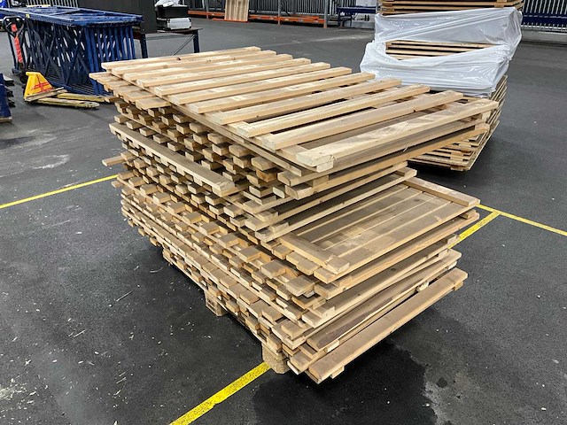 Houten vlonders - magazijnstelling - 168x100 cm (12x) - 140x100 (5x) - afbeelding 2 van  3