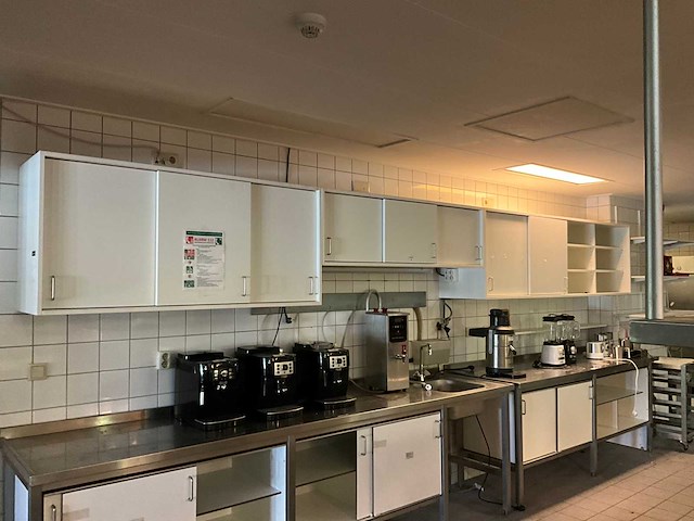 Houten wandkast (3x) - afbeelding 1 van  9