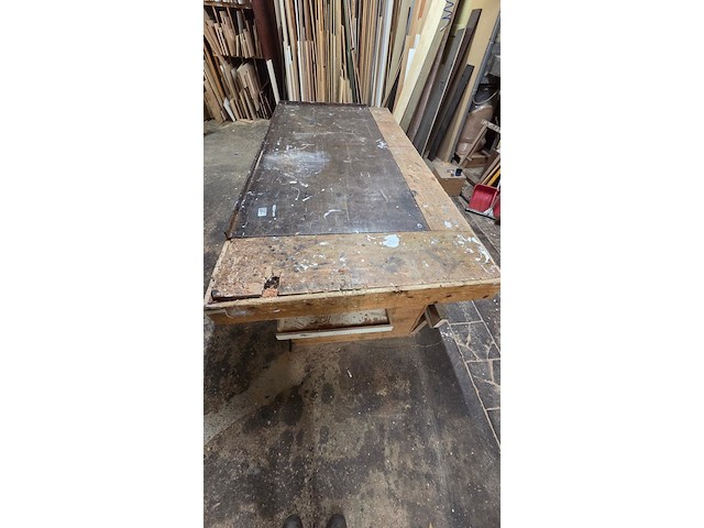 Houten werkbank met stalen blad - afbeelding 1 van  5