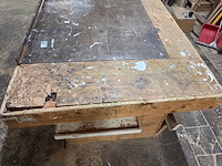 Houten werkbank met stalen blad - afbeelding 1 van  5
