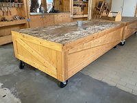 Houten werkbank | verrijdbaar | met 3 krukken - afbeelding 3 van  8
