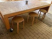 Houten werkbank | verrijdbaar | met 3 krukken - afbeelding 8 van  8