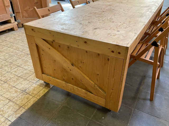 Houten werkbank | verrijdbaar | met 6 klapstoelen - afbeelding 9 van  12