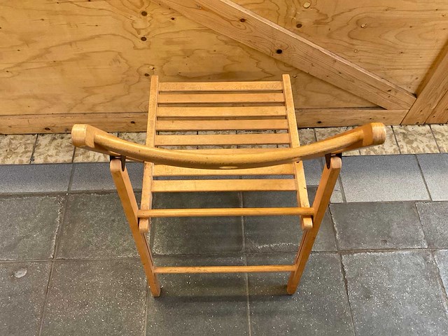 Houten werkbank | verrijdbaar | met 7 klapstoelen - afbeelding 4 van  13