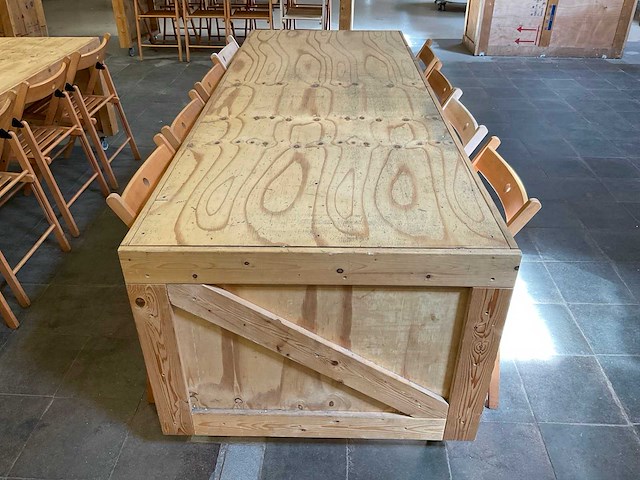 Houten werkbank | verrijdbaar | met 8 klapstoelen - afbeelding 4 van  11