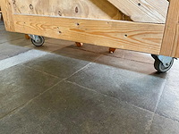 Houten werkbank | verrijdbaar | met 8 klapstoelen - afbeelding 6 van  11