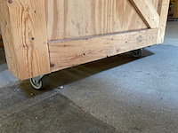 Houten werkbank | verrijdbaar | met 8 klapstoelen - afbeelding 6 van  12