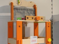 Houten werkbankje met klok - afbeelding 2 van  2