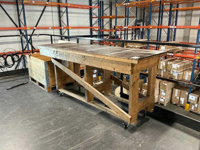 Houten werktafel (3x) - afbeelding 1 van  4