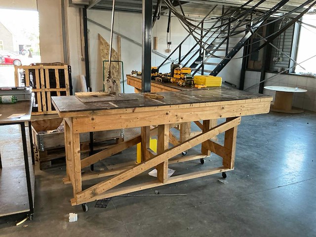 Houten werktafel (3x) - afbeelding 3 van  4