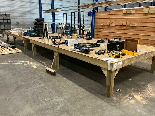 Houten werktafel - afbeelding 1 van  9
